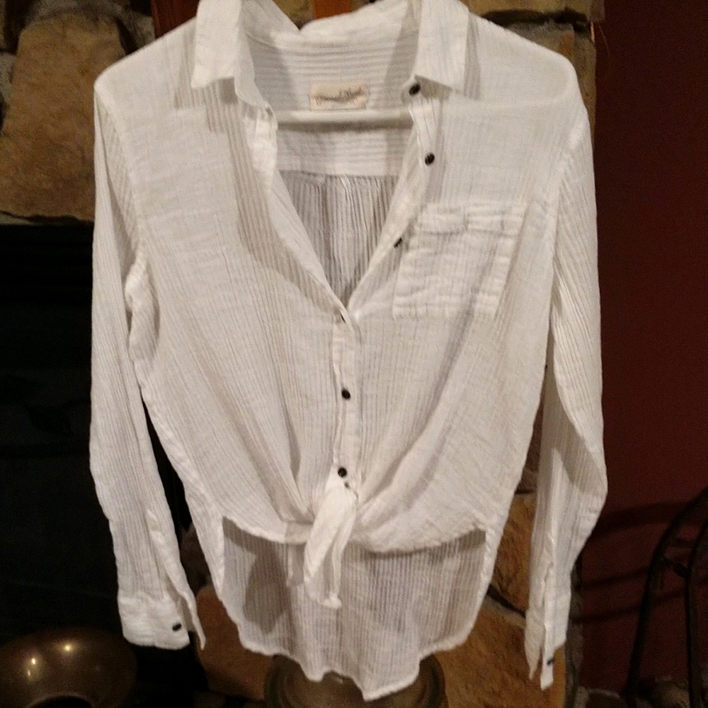 Women's white universal threads top